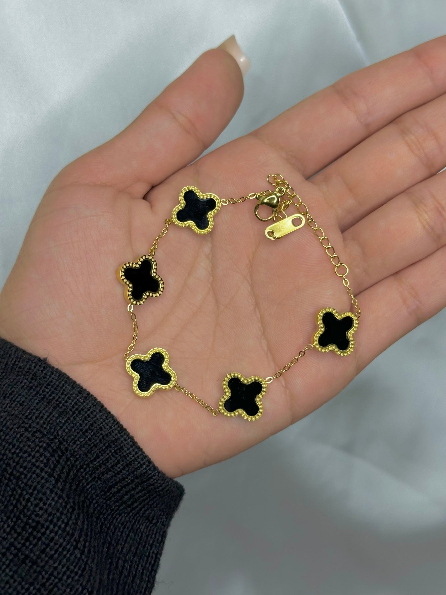 Black Clover 5 motifs bracelet