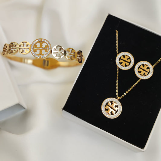 B Kira set with ring and box