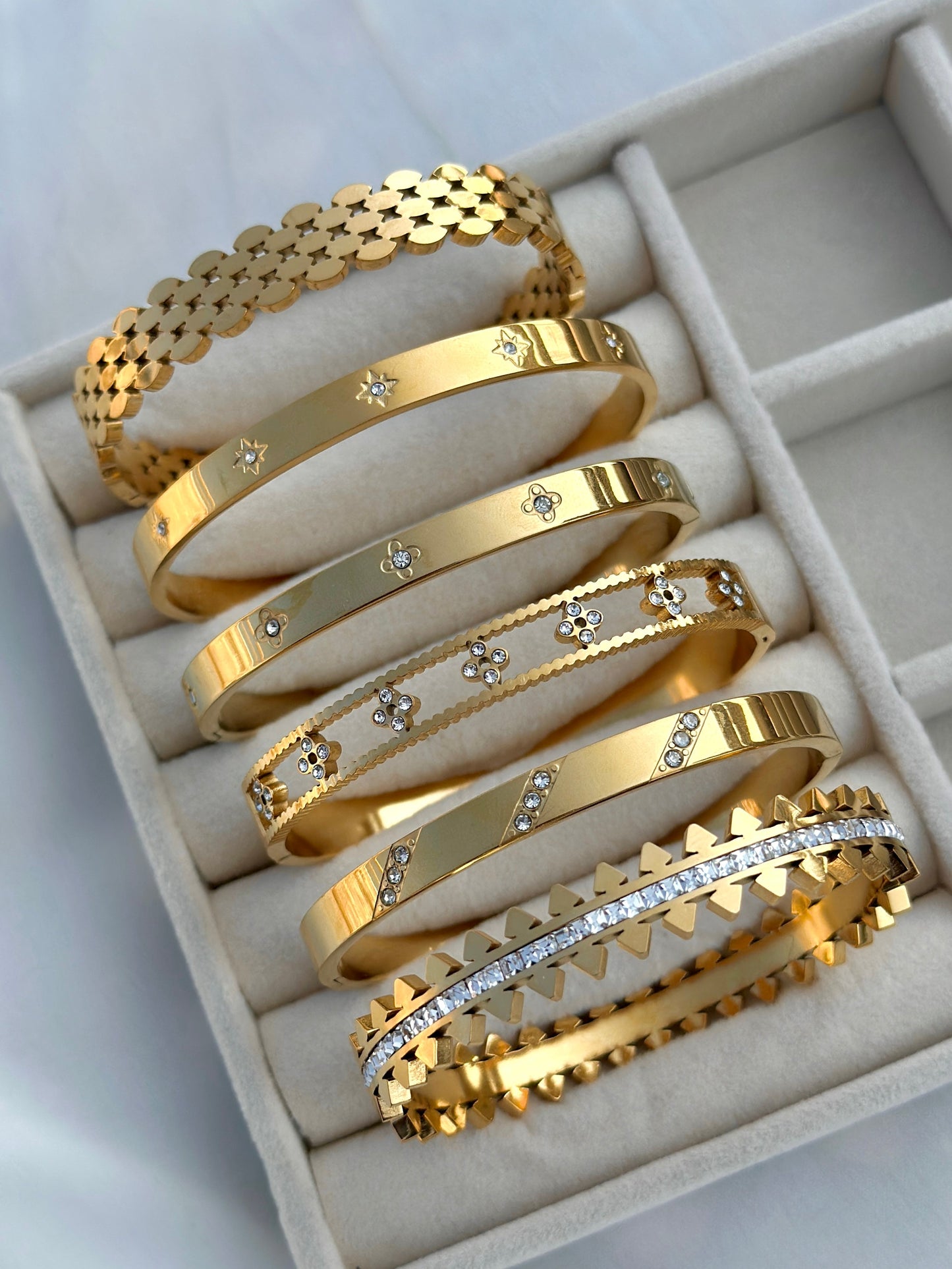 Lorelie Bangle